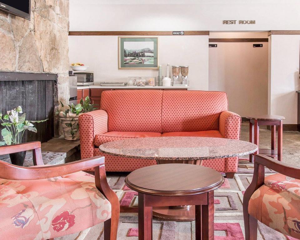 Econo Lodge Central Мідленд Екстер'єр фото